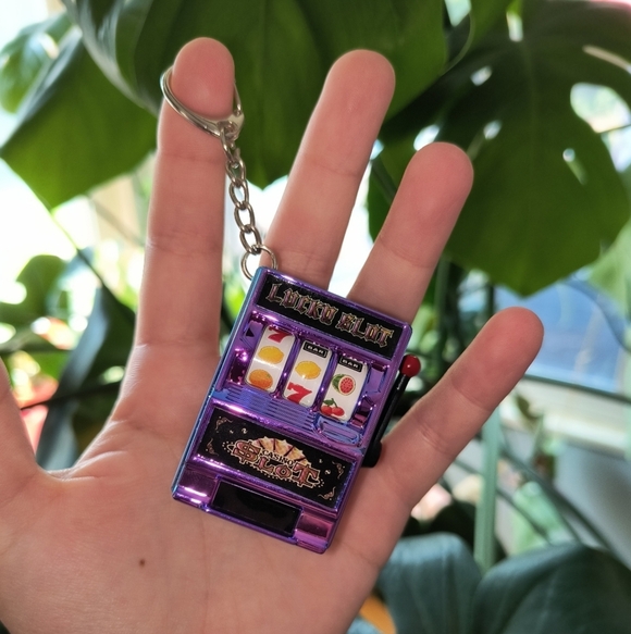Mini Purple Machine Keychain Functional - Picture 3 of 4